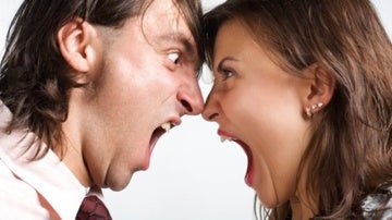 Pareja discutiendo