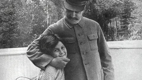 Fallece la única hija de Stalin Fallece la única hija de Stalin