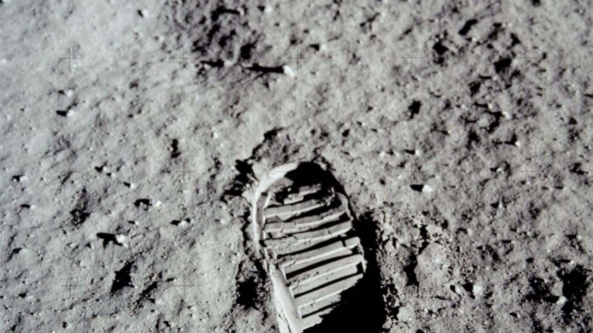 Huella de Neil Amrstrong en la luna