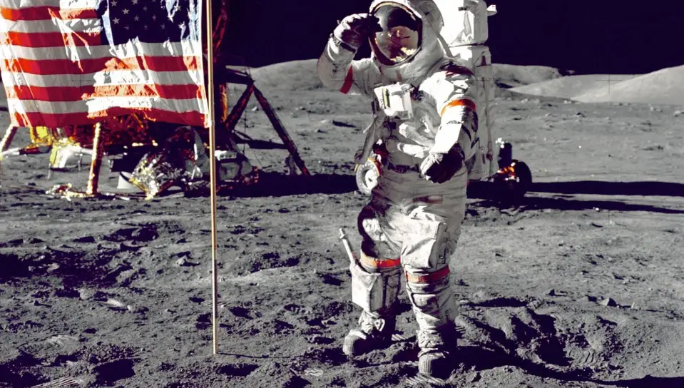 Neil Armstrong y el saludo castrense en la Luna