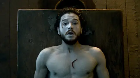 Jon Snow revive en 'Juego de Tronos' Jon Snow revive en 'Juego de Tronos'