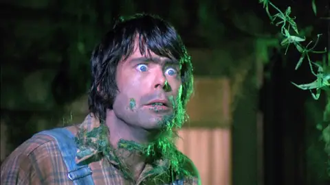 Stephen King en Creepshow, la película que preparó junto a George A. Romero. Stephen King en Creepshow, la película que preparó junto a George A. Romero.