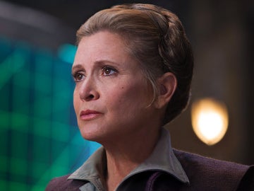 Carrie Fisher encarnando a Leia en 'El despertar de la Fuerza'