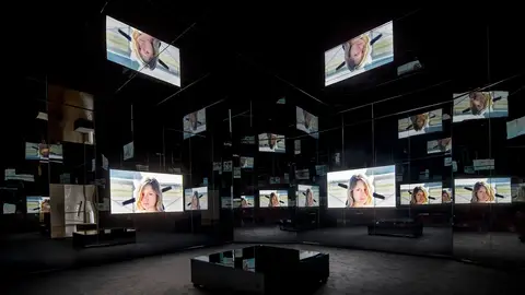 Electric Earth, exposición en solitario de Doug Aitken Electric Earth, exposición en solitario de Doug Aitken