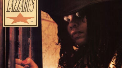 La misteriosa desaparición de Q. Lazzarus, la intérprete de la canción que baila el psicópata de El Silencio de los corderos