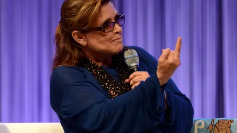 Carrie Fisher en un programa de TV Carrie Fisher en un programa de TV