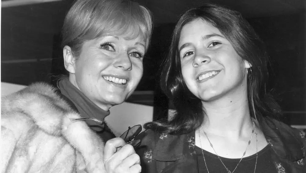 Carrie Fisher con su madre, en una foto de archivo