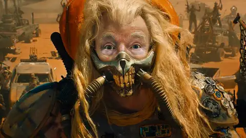 Montaje en el que vemos a Trump como personaje de ‘Mad Max: Fury Road’. Montaje en el que vemos a Trump como personaje de ‘Mad Max: Fury Road’.