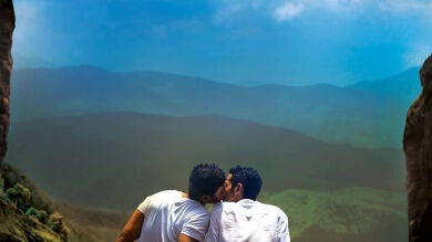 La dificultad de rodar un beso entre dos hombres en la India