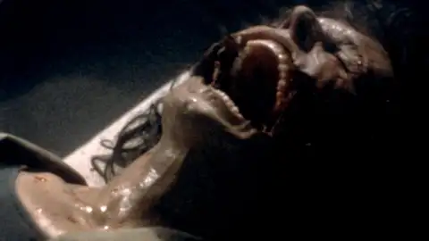 Alien en plan gore Alien en plan gore