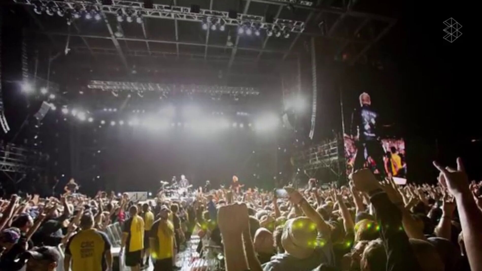 Frame 23.216511 de: Las excusas m&aacute;s extra&ntilde;as de artistas para cancelar conciertos