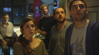 Secuestran a un ministro y el público vota vida o muerte: así es el Black Mirror español