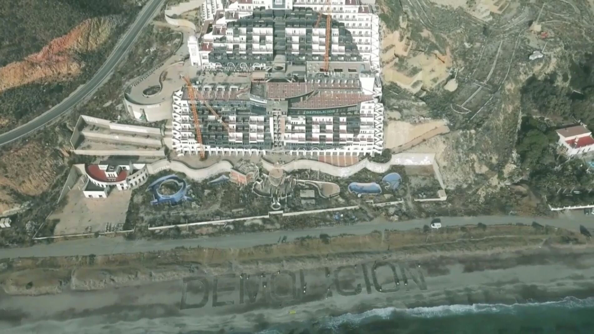 El pol&eacute;mico hotel de El Algarrobico, pendiente de demolici&oacute;n