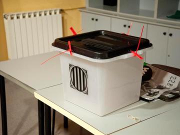 Urna utilizada en el refer&eacute;ndum ilegal del 1-O
