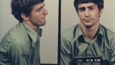 El hombre que robó un banco para pagar el cambio de sexo de su pareja