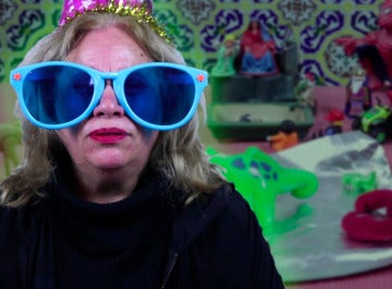 Carmina vuelve con un nuevo tutorial surrealista