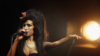 De hologramas y estrellas muertas: la gira post mortem de Amy Winehouse