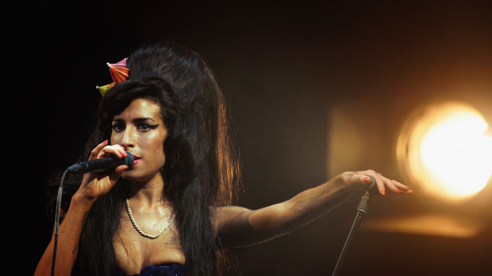 De hologramas y estrellas muertas: la gira post mortem de Amy Winehouse