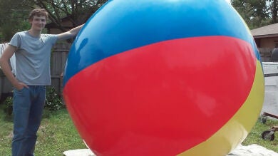 La review en Amazon sobre una pelota hinchable gigante será lo mejor que leas hoy
