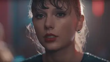Taylor Swift en el vídeo de 'Delicate'