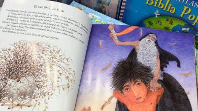 Toda la violencia que enseña una Biblia para niños: desde decapitaciones a infanticidios