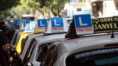 Alumnos torpes, examinadores implacables: Así es trabajar como profesor de autoescuela
