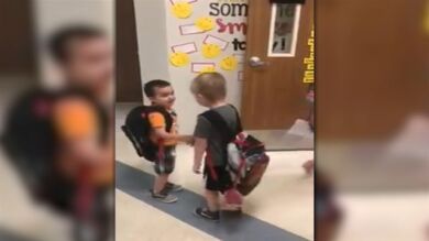 Todos los días los alumnos de este colegio en Texas se saludan de manera especial y el vídeo será lo mejor que vas a ver hoy