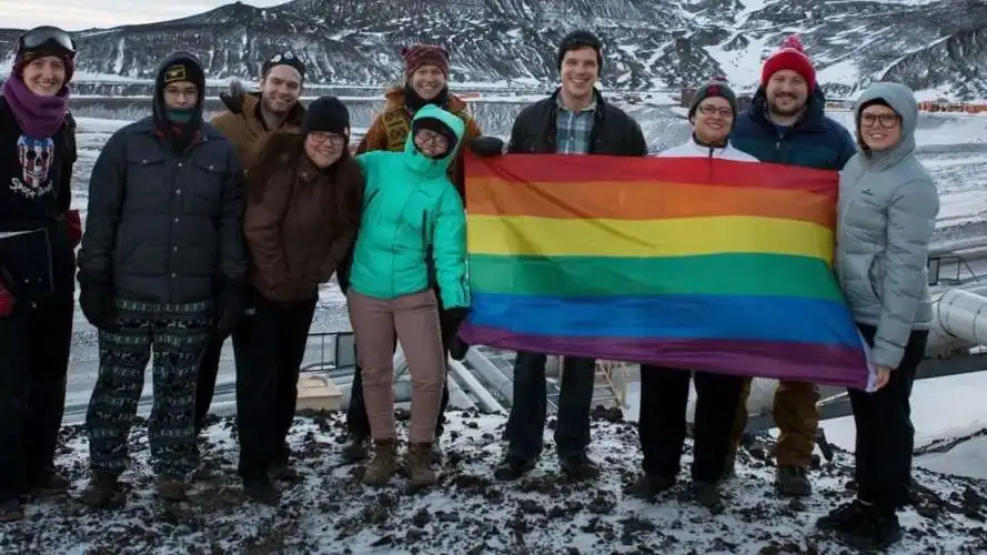 La Antártida celebrará así el Día del Orgullo Gay