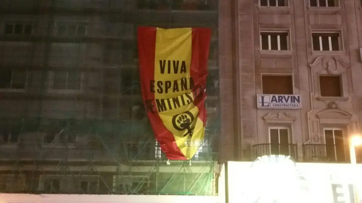 Bandera española el 8M