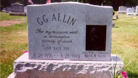 Tumba GG Allin Tumba GG Allin