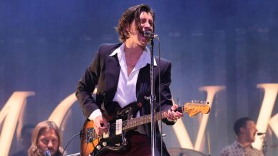 Arctic Monkeys anuncian su nuevo disco 'The Car' y estrenan canción en directo
