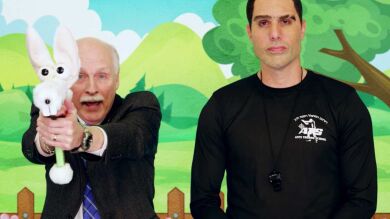 Por qué la última moda es estrenar series de repente, sin fecha de estreno, ni trailers