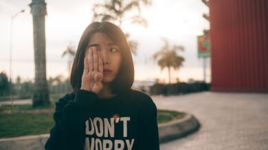 Si finges ser buena persona en redes sociales, estás ejerciendo postureo ético