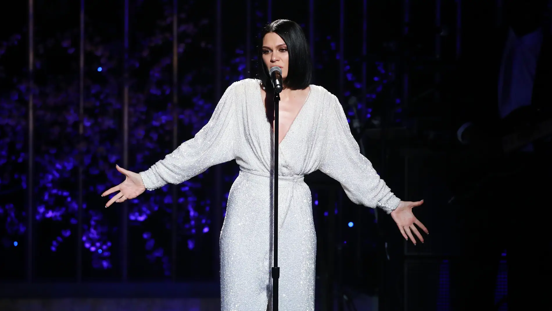 Jessie J durante su actuación en Dear Mama: A Love Letter To Moms 2018