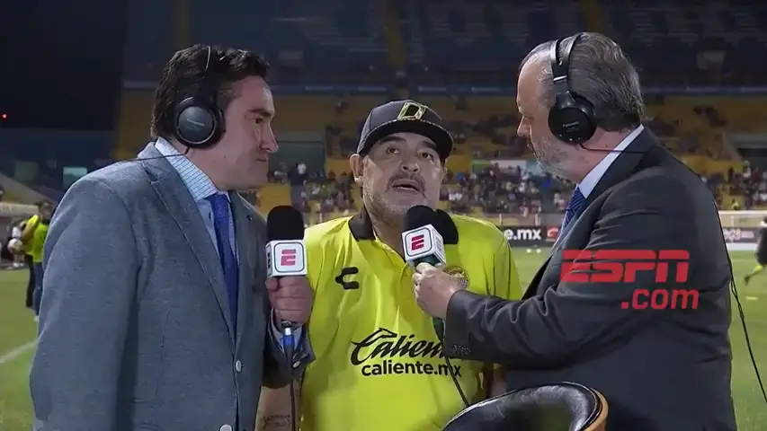 Maradona se colapsa en al ser preguntado por la liga mexicana
