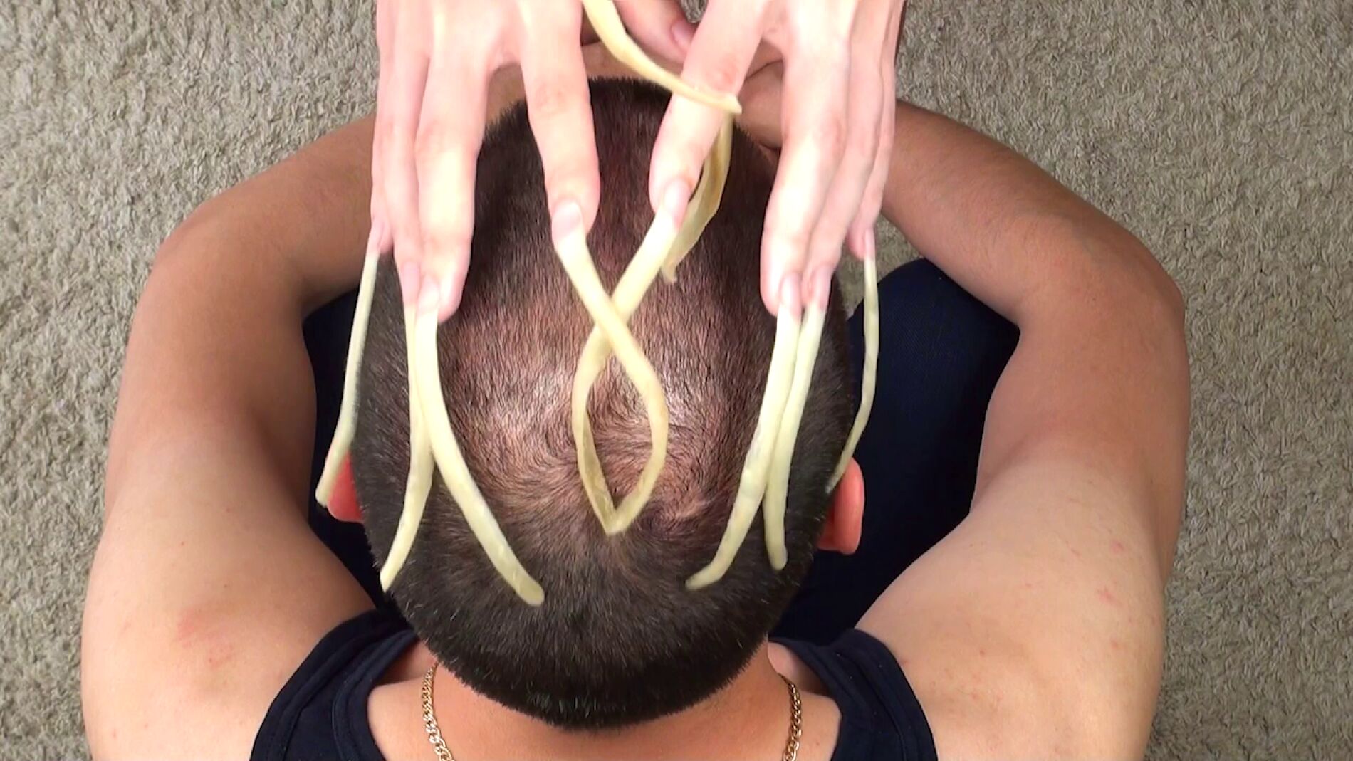 Las u&ntilde;as de Elena Shilenkova