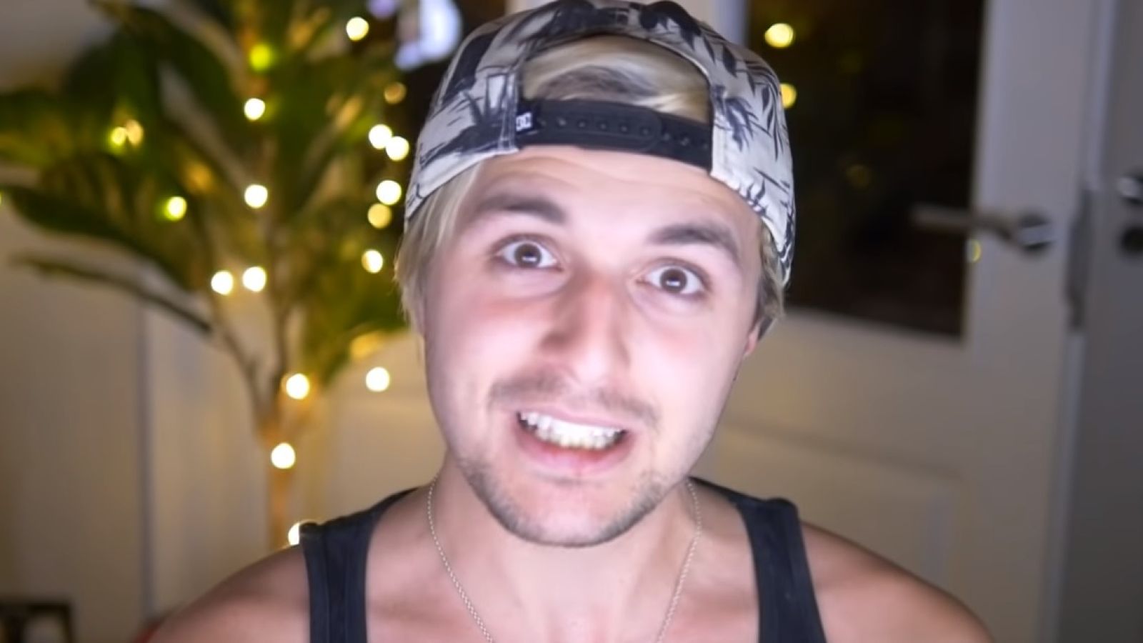 Dalas Review, en guerra contra el Pizza Gate