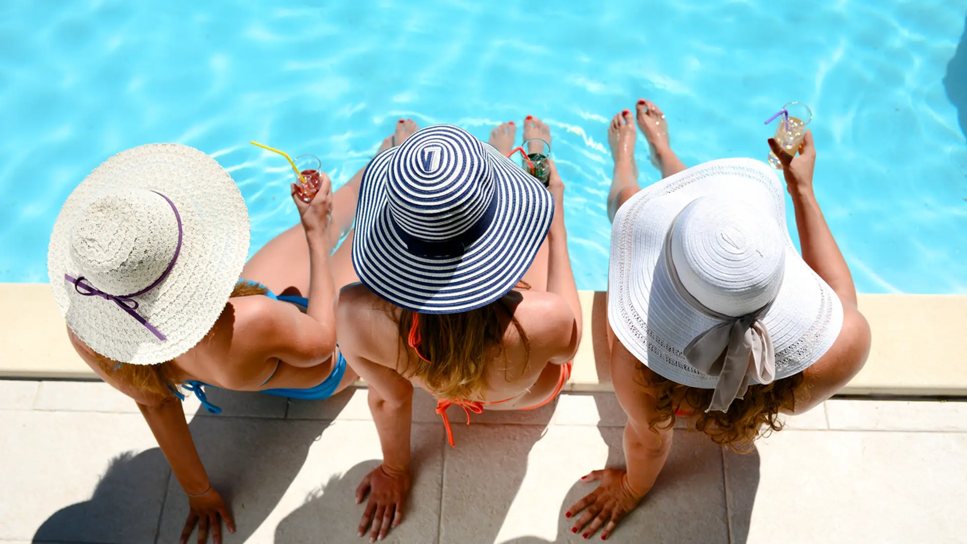 Mujeres de vacaciones en un hotel