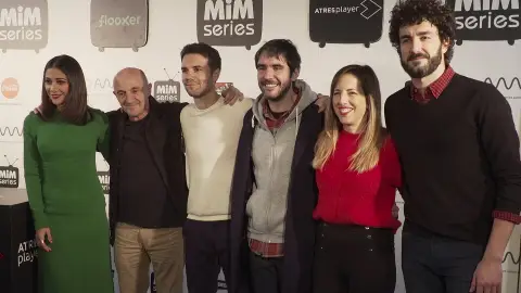 Los protagonistas de 'Gente Hablando' comparten su experiencia en una serie "divertida y redonda" Los protagonistas de 'Gente Hablando' comparten su experiencia en una serie "divertida y redonda"