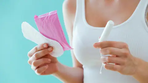 Imagen sobre la regla con compresas y tampones Imagen sobre la regla con compresas y tampones