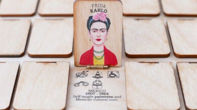 Este '¿Quién es quién?' hace que tus hijos conozcan a las grandes mujeres de la historia