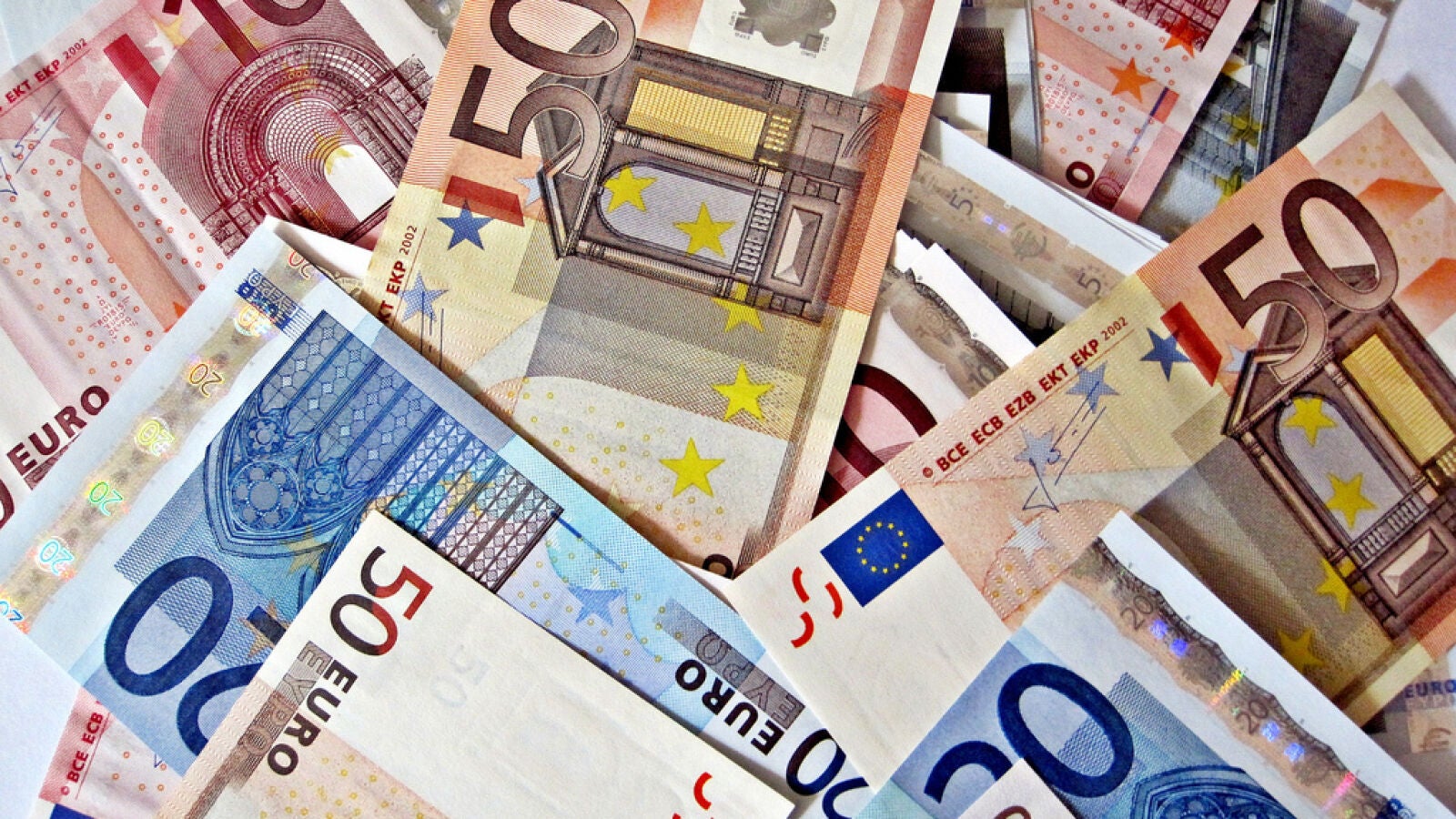 ¿Cuánto dinero negro tienes?
