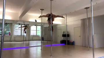 La pole dancer Dineke Minten