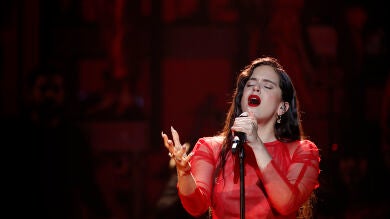 Rosalía y J Balvin lanzan 'Con Altura' su nuevo y esperado single más reguetonero