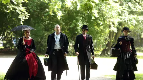 Góticos en el festival de música anual de Wave-Gotik-Treffen en Leipzig Góticos en el festival de música anual de Wave-Gotik-Treffen en Leipzig