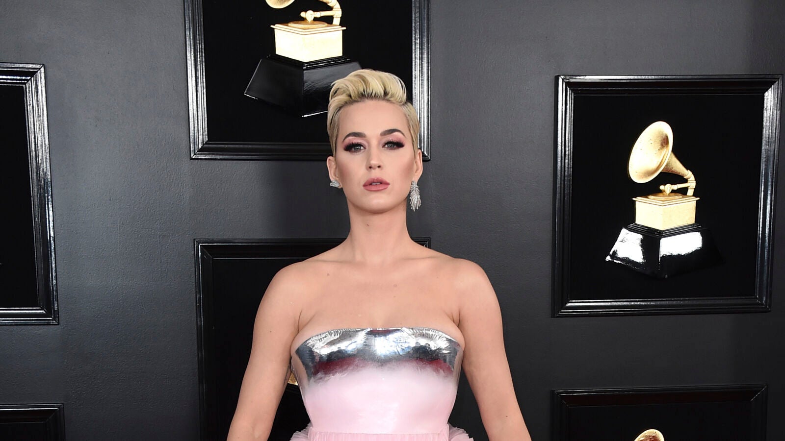 El divertido vídeo en el que Katy Perry reconoce estar enamorada de 'La Rosalía' 