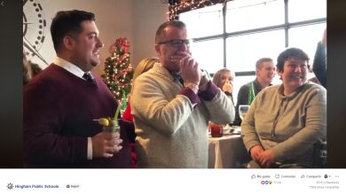 Un profesor gay oculta su boda a sus alumnos y estos le dan la sorpresa de su vida