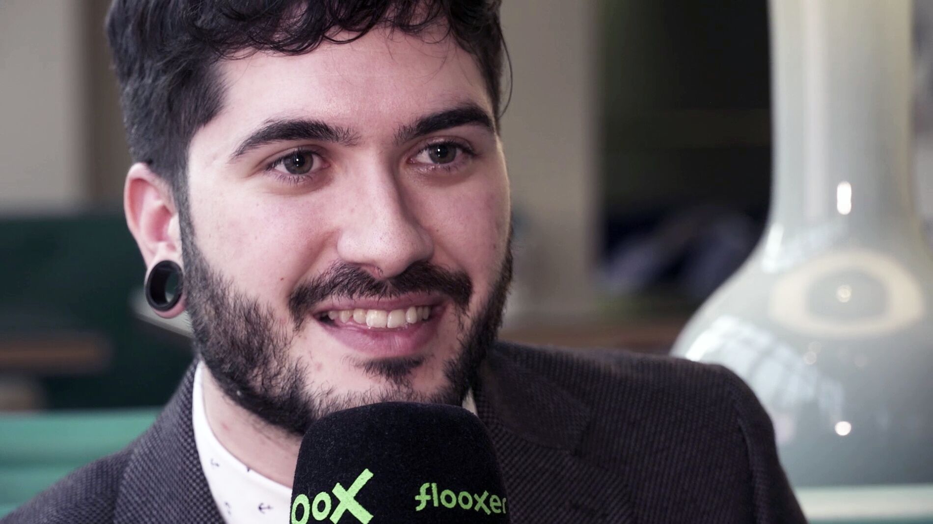 El 31 de marzo estar&aacute; disponible en Atresplayer el documental 'Vosotros sois mi pel&iacute;cula' y hemos podido entrevistar a su protagonista, el youtuber Wismichu. El documental est&aacute; basado en la creaci&oacute;n de 'Bocadillo', el proyecto del youtuber que se consider&oacute; &ldquo;un troleo &eacute;pico&rdquo; e hizo temblar lo que entendemos por cine. 