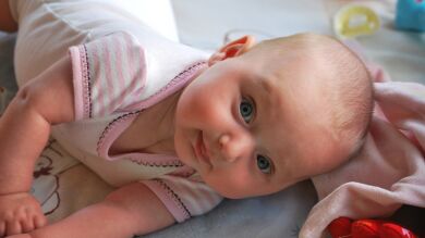 8 adorables vídeos de bebes haciendo cosas por primera vez