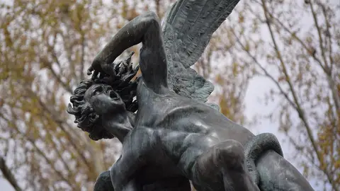 Estatua del Ángel Caído Estatua del Ángel Caído